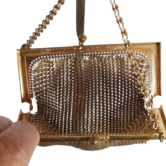 Vintage Gold Mesh Small Kiss Lock Bag - Picture 4 of 11